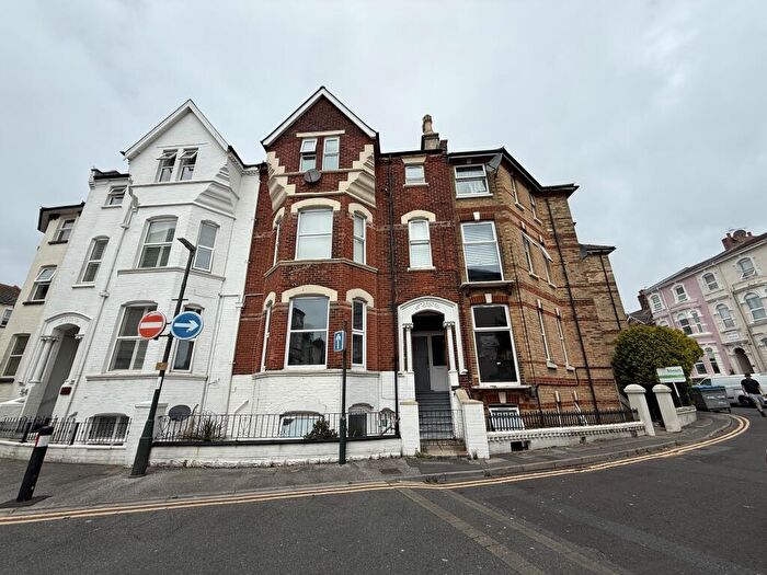 2 Bedroom Flat To Rent In St Michaels Road, Bournemouth, Dorset, BH2