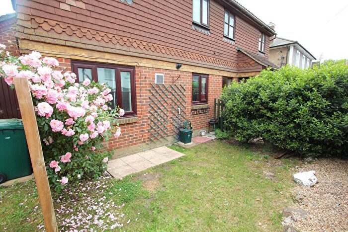 1 Bedroom Property To Rent In Dutch Barn Close, Stanwell, Staines-Upon-Thames, TW19