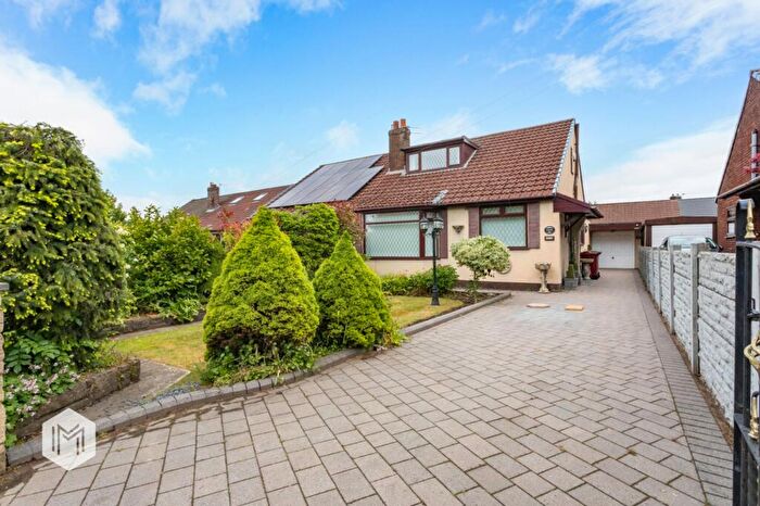 3 Bedroom Semi-Detached Bungalow For Sale In Wigan Road, Bolton, BL3