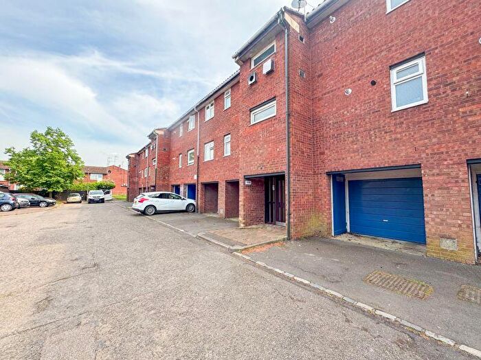 1 Bedroom Flat For Sale In Skarnings Court Winters Way Waltham Abbey, EN9