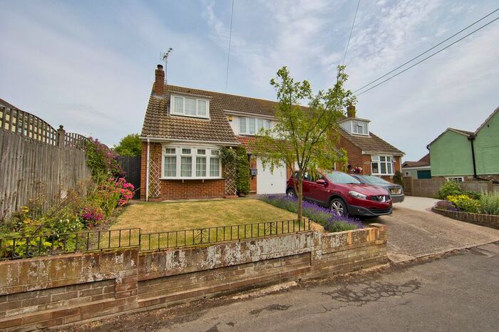 3 Bedroom Semi-Detached House For Sale In The Street, Finglesham, CT14