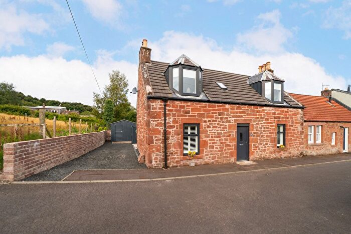 3 Bedroom Semi-Detached House For Sale In Well Bank, Strathmiglo, KY14