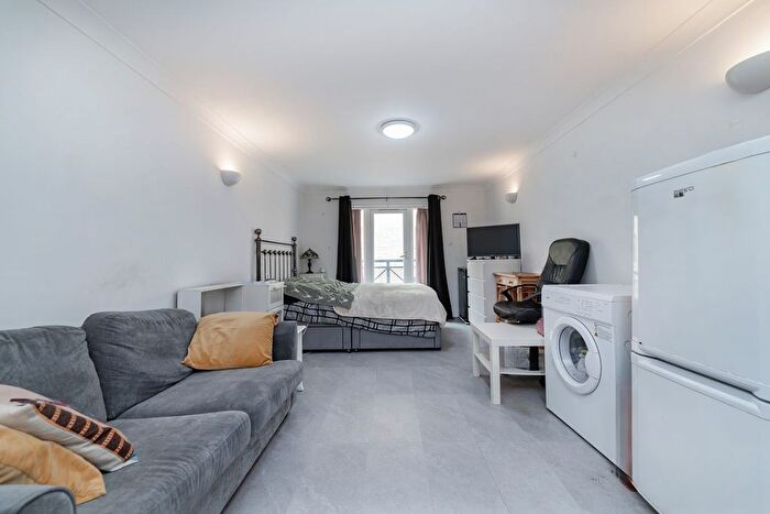 Studio For Sale In Rotherhithe Street, London, SE16