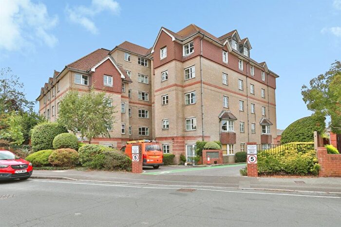 1 Bedroom Flat For Sale In Seafield Road, Bournemouth, BH6