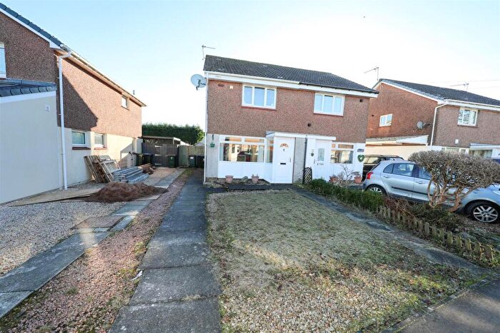 2 Bedroom Semi-Detached House For Sale In Springfield Park, Kinross, KY13