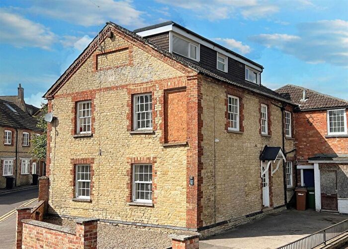 5 Bedroom Semi-Detached House For Sale In High Street, Bozeat, NN29