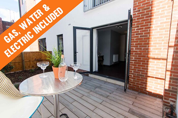 1 Bedroom Flat To Rent In Cardigan Lane, Leeds, LS4