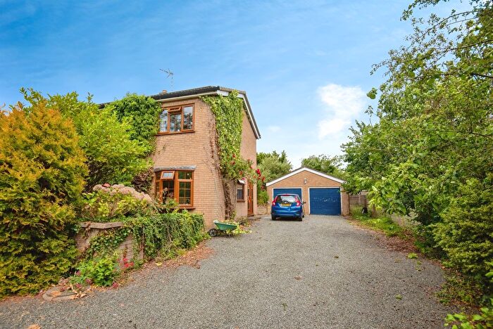 4 Bedroom Detached House For Sale In Lincoln Road, Leasingham, Sleaford, NG34