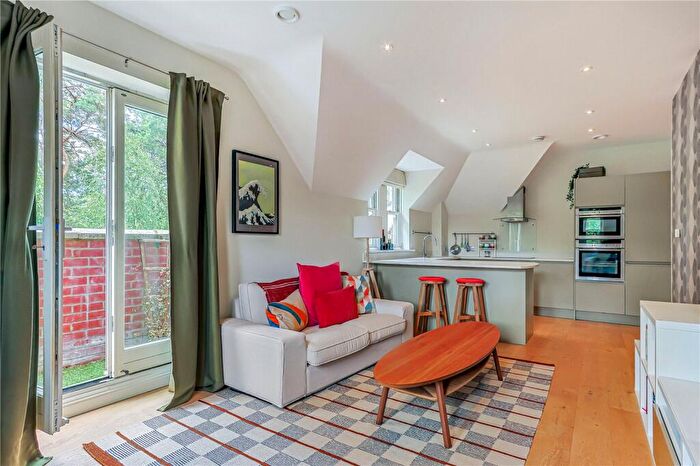 2 Bedroom Apartment For Sale In Meyrick Park Crescent, Meyrick Park, Bournemouth, BH3