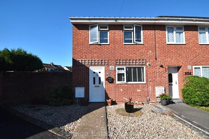 3 Bedroom End Of Terrace House For Sale In Chestnut Walk, Gosport, PO12
