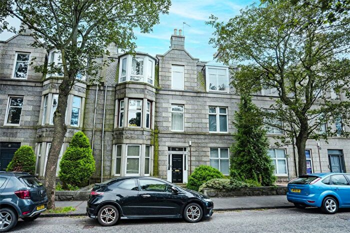 2 Bedroom Flat For Sale In Top Floor Flat, Fonthill Road, Ferryhill, Aberdeen, Aberdeenshire, AB11