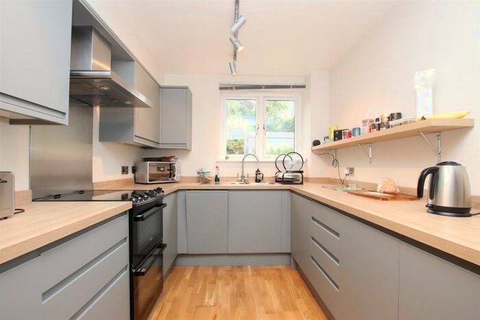 2 Bedroom Flat To Rent In Dahlia Gardens, Bath, BA2