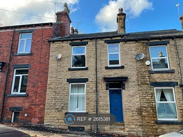 3 Bedroom Terraced House To Rent In Westover Road, Leeds, LS13