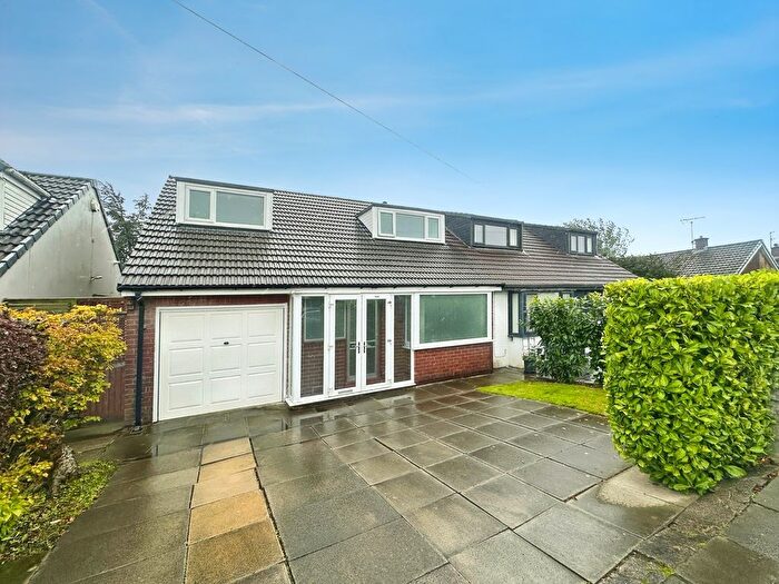 3 Bedroom Semi-Detached House For Sale In Newington Drive, Bury, BL8