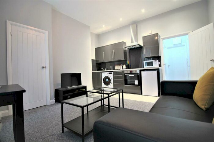 1 Bedroom Apartment To Rent In Aylestone Road, Leicester, LE2