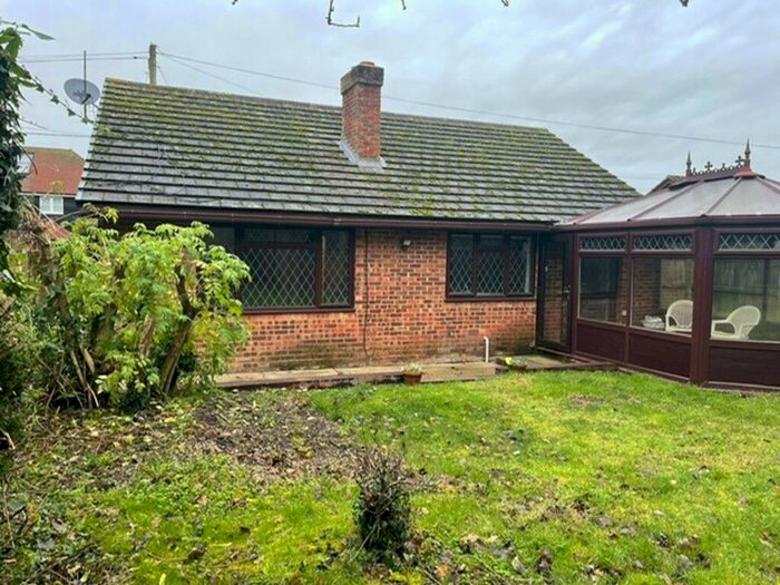 2 Bedroom Detached Bungalow To Rent In Dargate Road, Yorkletts, CT5