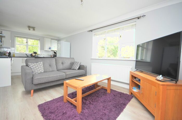 2 Bedroom Flat To Rent In Elder Field, Great Notley, Braintree, CM77