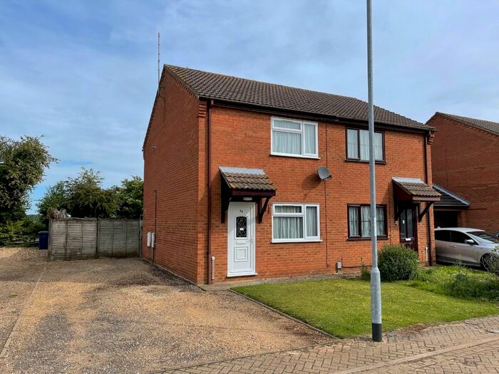 2 Bedroom Semi-Detached House To Rent In Hedgelands, Wisbech, PE13