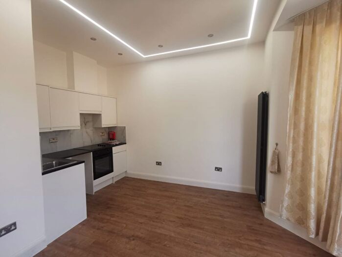 1 Bedroom Flat To Rent In Scarborough Road, Finsbury Park, N4