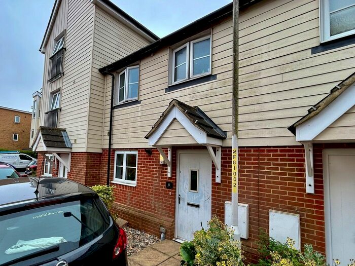 3 Bedroom Semi-Detached House To Rent In Fraser Way, Hawkinge, CT18