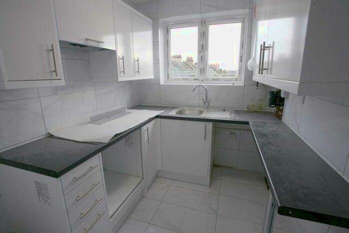 3 Bedroom Flat To Rent In Barking Road, Upton Park, East Ham, E6