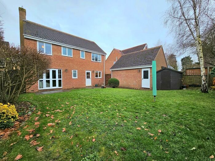 4 Bedroom Detached House For Sale In Tates Field, Caxton, Cambridge, CB23