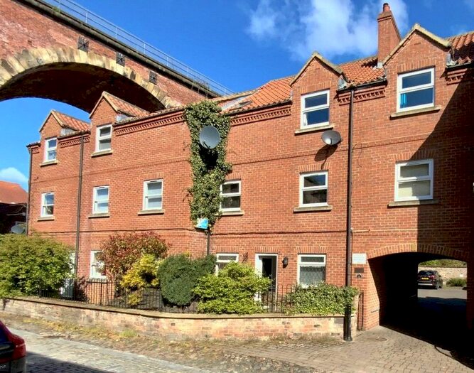 3 Bedroom Flat To Rent In High Church Wynd, Yarm, TS15