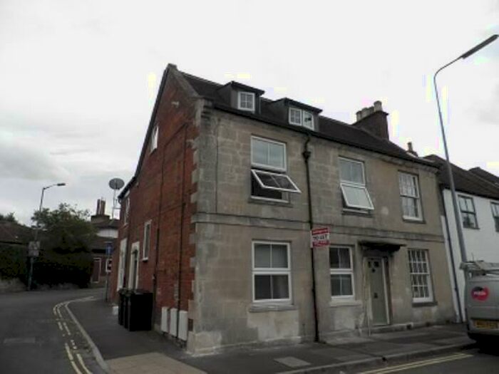1 Bedroom Flat To Rent In Portway, Warminster, Wiltshire, BA12