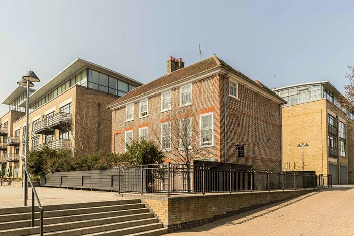 2 Bedroom Flat To Rent In Ferry Lane, Brentford, TW8