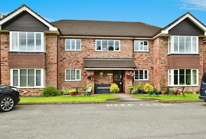 2 Bedroom Flat For Sale In Woodacres Court, Wilmslow, Cheshire, SK9