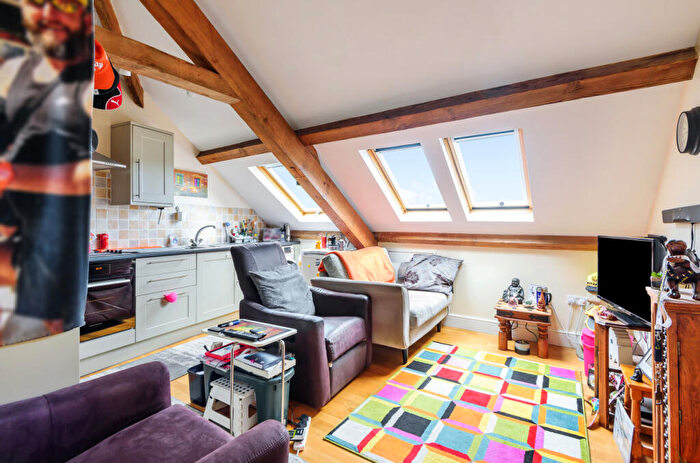 Apartment To Rent In The Maltings, Merrywalks, Stroud, GL5