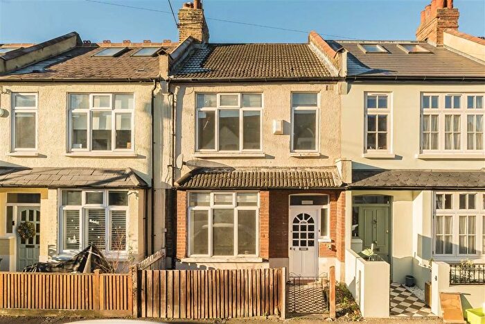 3 Bedroom Terraced House To Rent In Willow Vale, Shepherds Bush, W12
