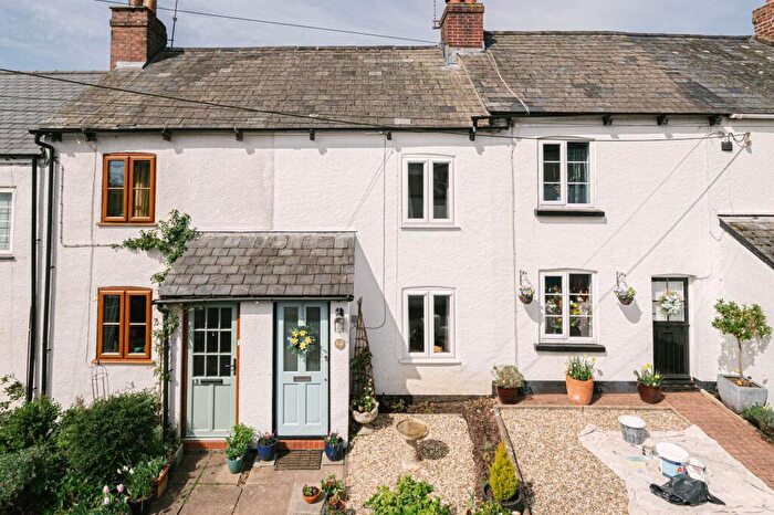 2 Bedroom Terraced House For Sale In High Street, Silverton, EX5