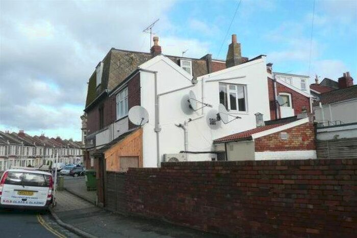 2 Bedroom Flat To Rent In Sandy Park Road, Bristol, BS4