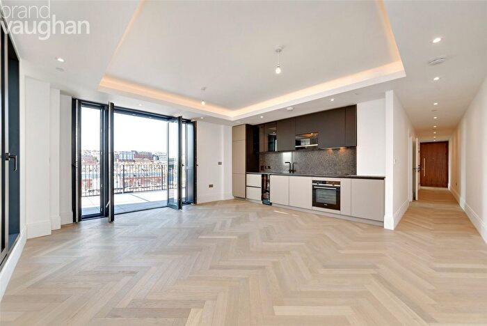 2 Bedroom Flat To Rent In Gloucester Place, Brighton, BN1