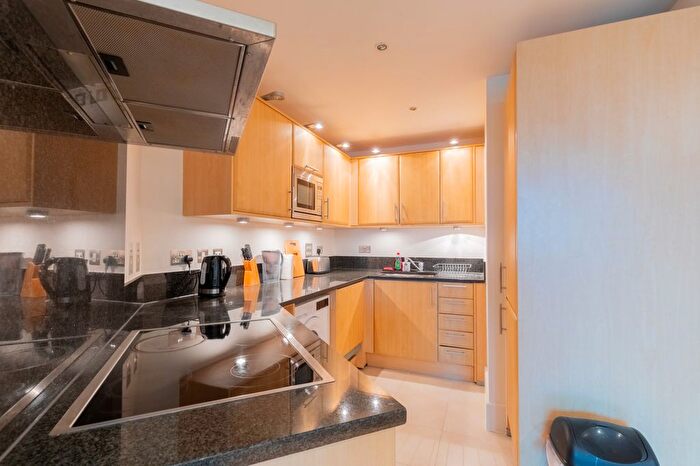 1 Bedroom Flat To Rent In St. George Wharf, London, SW8
