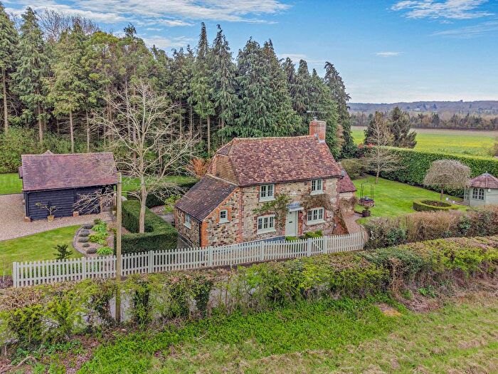 3 Bedroom Detached House For Sale In Watery Lane, Kemsing, Sevenoaks, Kent, TN15