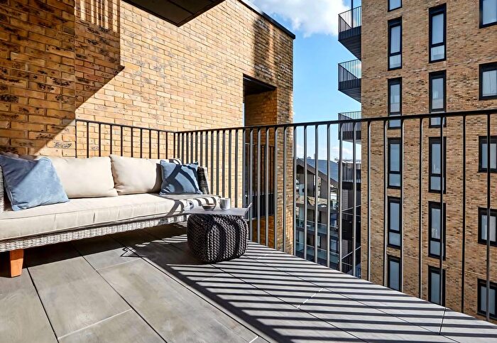 1 Bedroom Flat For Sale In Cummings House, Chivers Passage, SW18