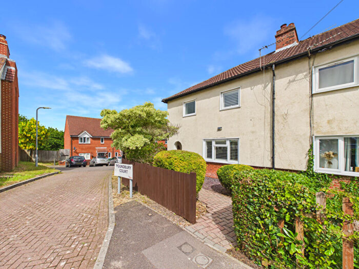 3 Bedroom Semi-Detached House For Sale In Addison Road, Sarisbury Green, SO31