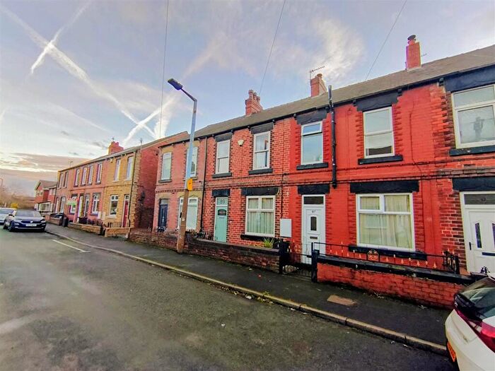 2 Bedroom Terraced House For Sale In Pye Avenue, Mapplewell, Barnsley, S75