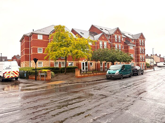 2 Bedroom Flat For Sale In Thackhall Street, Coventry, CV2