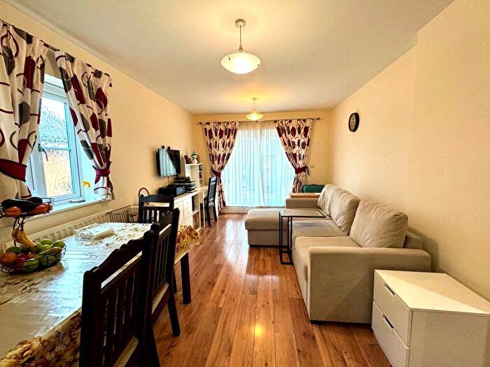 1 Bedroom Flat To Rent In Holders Hill Road, London, NW7