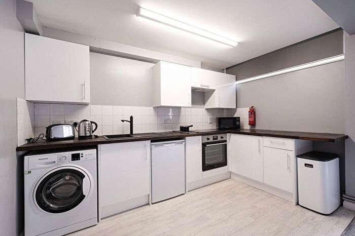 Studio To Rent In Whitechapel Road, Whitechapel, London, E1