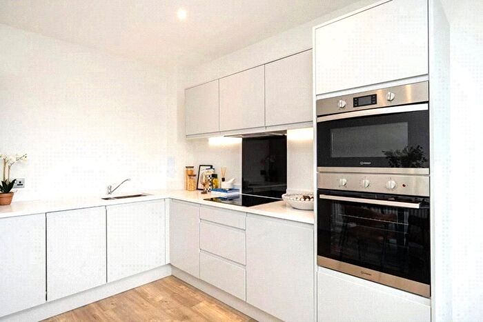 2 Bedroom Flat To Rent In Elmsleigh Road, Staines-Upon-Thames, Surrey, TW18