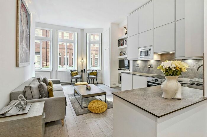 1 Bedroom Terraced House To Rent In Pont Street, Knightsbridge, SW1X