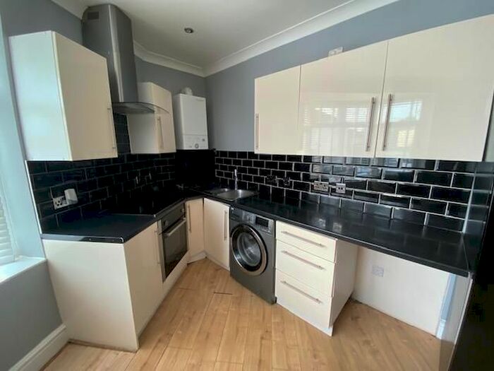 1 Bedroom Flat To Rent In Winchester Road, Highams Park, London, E4