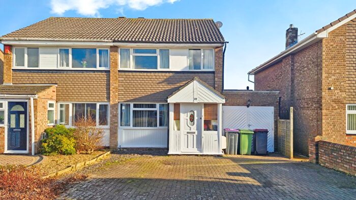 3 Bedroom Semi-detached House For Sale In Abbey Fields, Telford, TF3