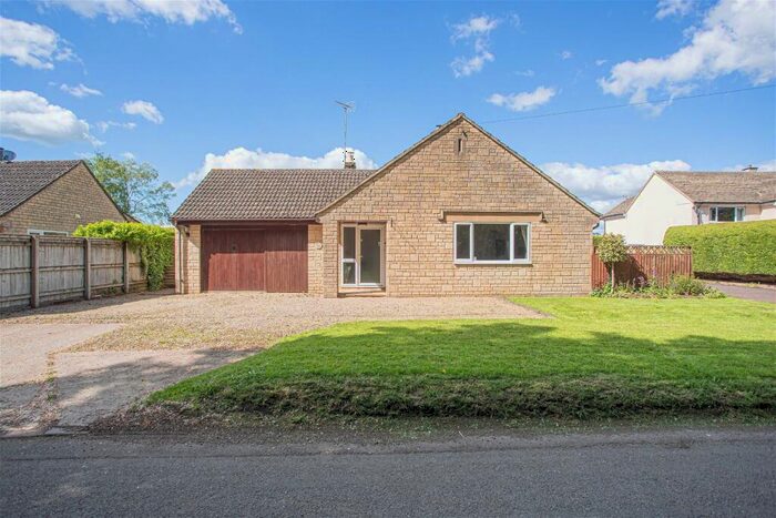 4 Bedroom Detached Bungalow For Sale In Milbourne, Malmesbury, SN16