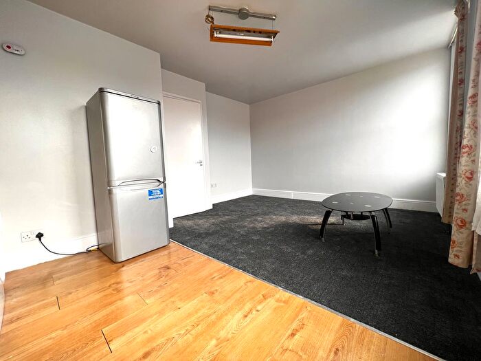 1 Bedroom Flat To Rent In Wellwood Road, Ilford, IG3