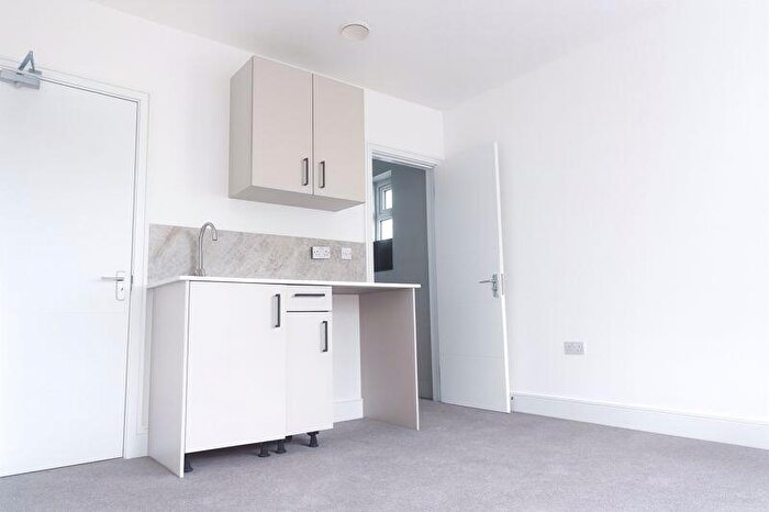 Property To Rent In Great Cambridge Road, Waltham Cross, EN8